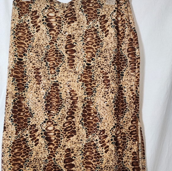 SALE 4 FOR $20 BLIND DATE Animal print with flat sequins all over. - Picture 5 of 7